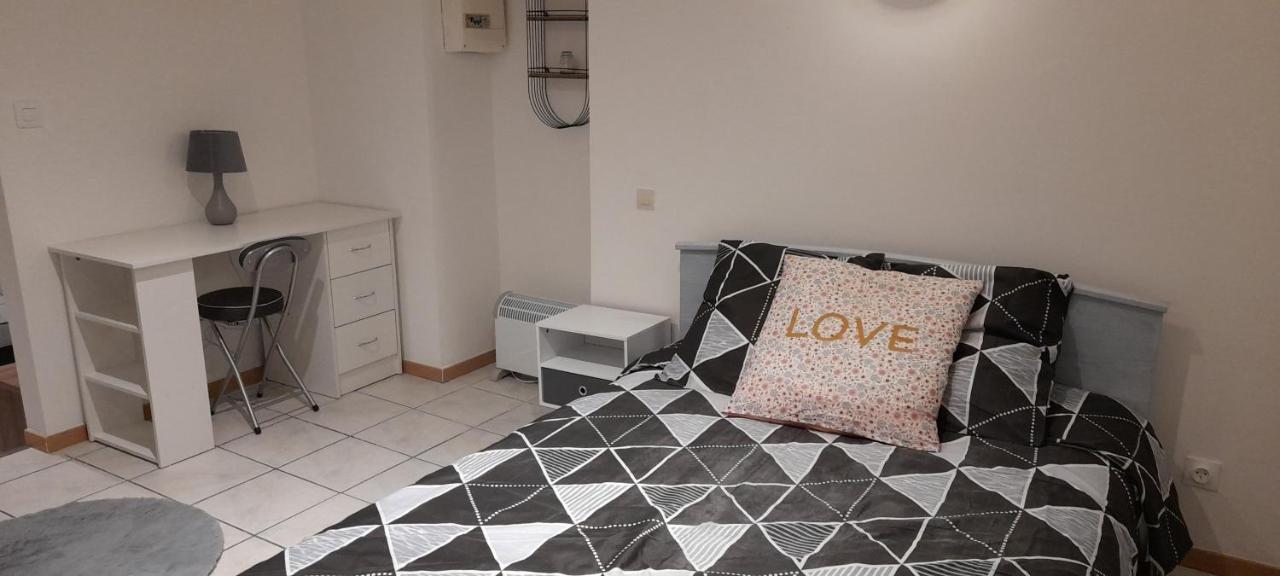 פרפיניין Tres Belle Appartement F1 Bis מראה חיצוני תמונה