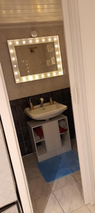 פרפיניין Tres Belle Appartement F1 Bis מראה חיצוני תמונה